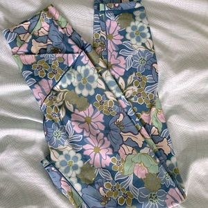 Floral Cross V Aerie Leggings